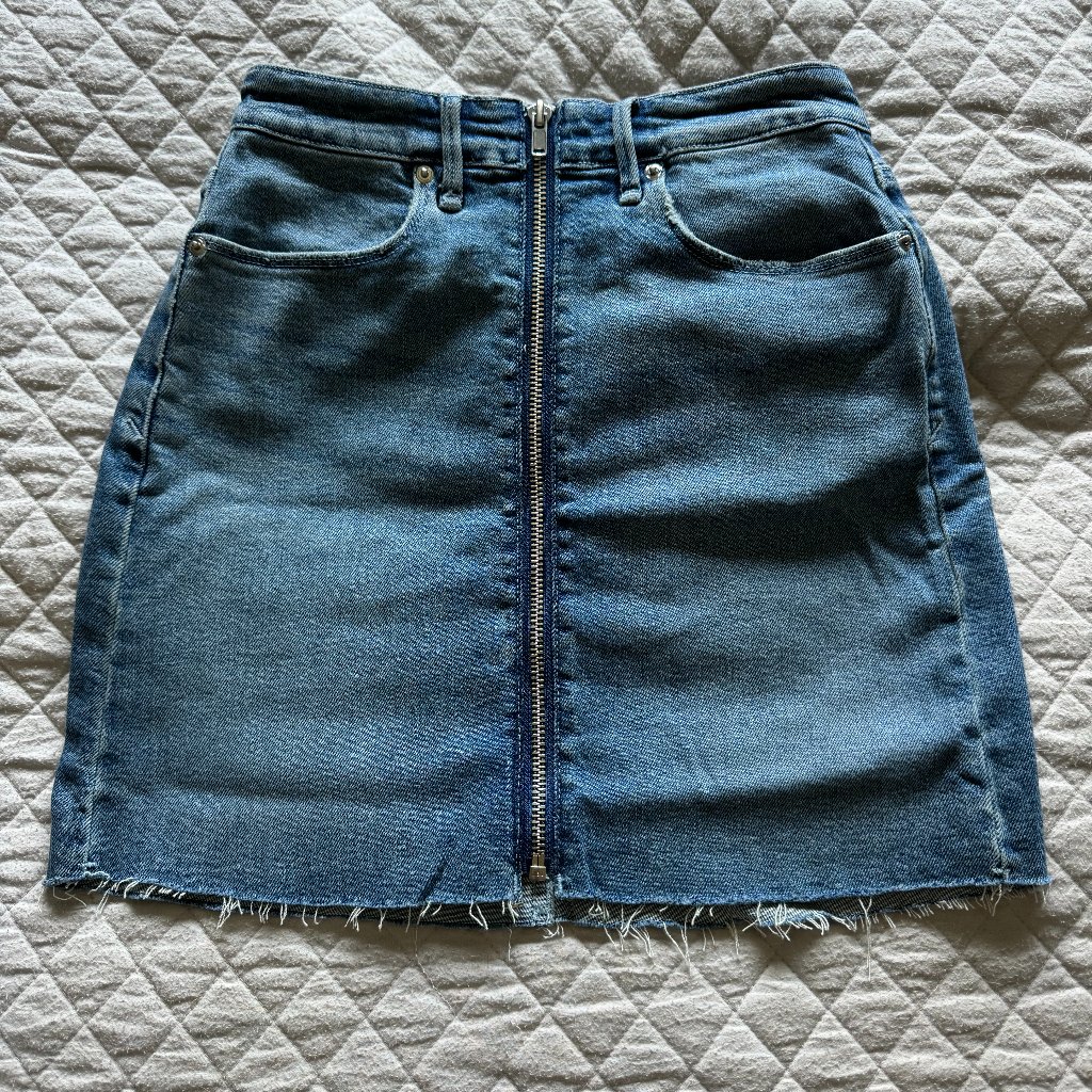 Good American Denim Mini Skirt, Size 4/27